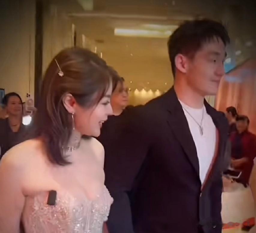 别被功利婚恋观带偏：女人真正的底气，从来不是留后路！

于文红说:“无论你有多爱