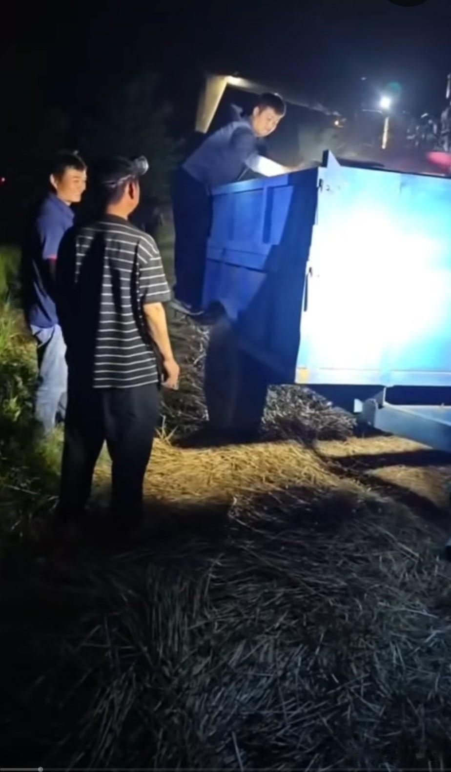 太暖心了！目前正是全国大部分地区麦收大忙的时节，“割四赔五”引起全国人民的热议，