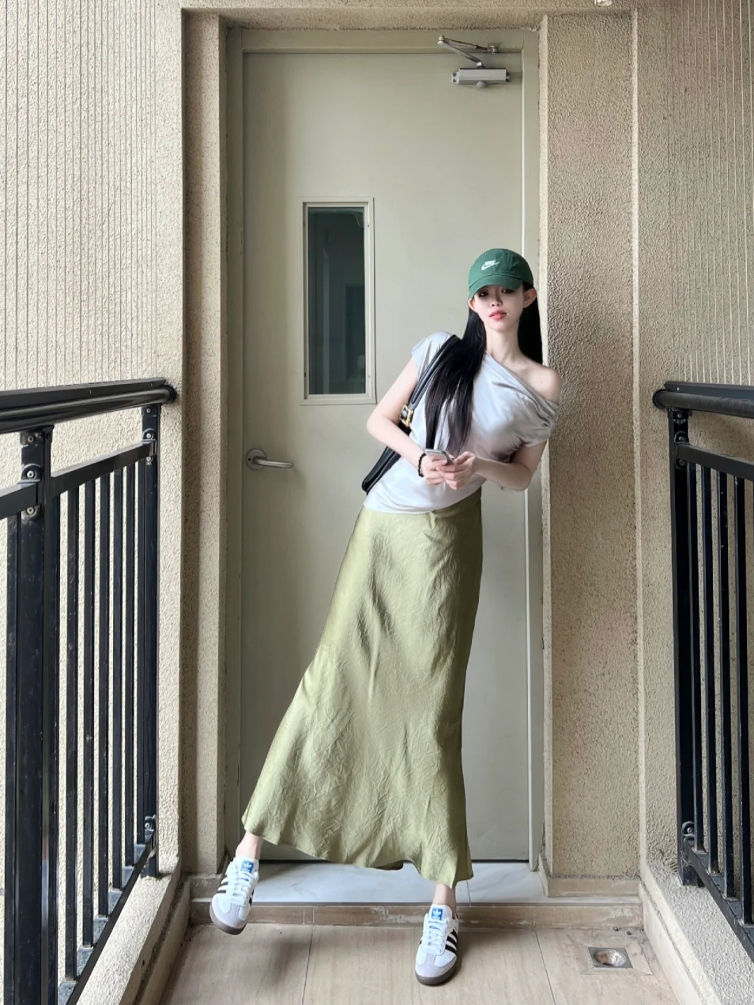 夏天都给我穿绿色去！太嫩了！