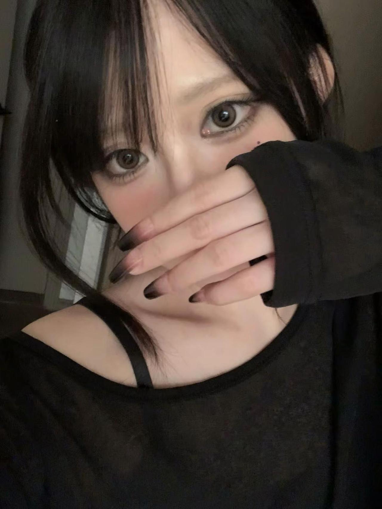 其是是化了李彩瑛仿妆……