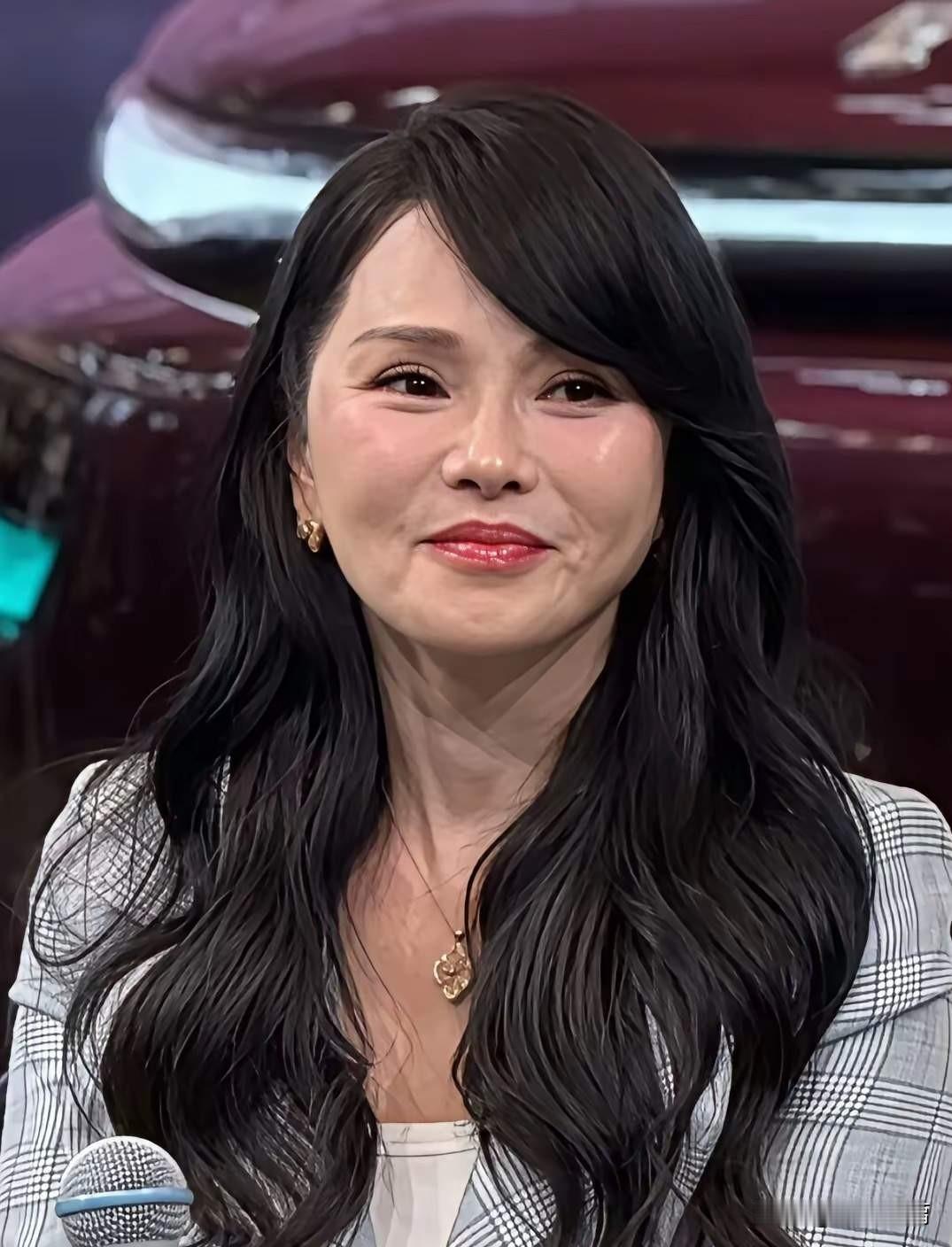 57岁了，还有月经，而且每个月都非常的准时，这是好事儿还是坏事儿？

伊能静在节