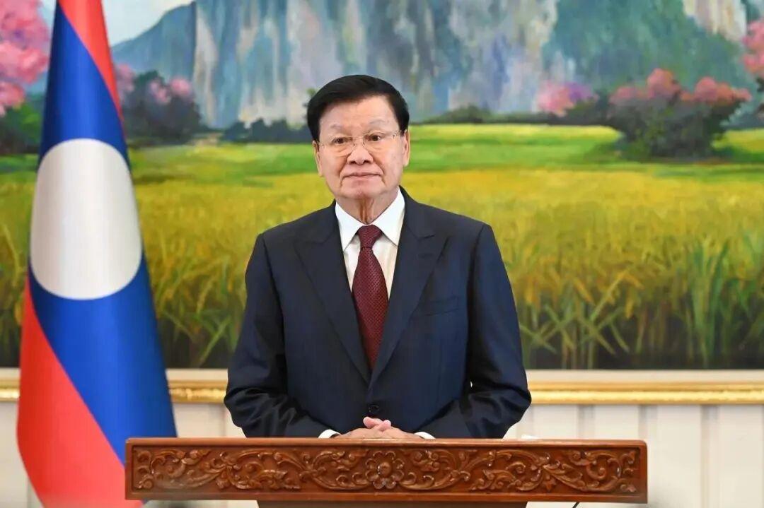 【通伦·西苏里当选老挝国家主席】
据央视新闻，老挝第十届国会第一次会议3月23日