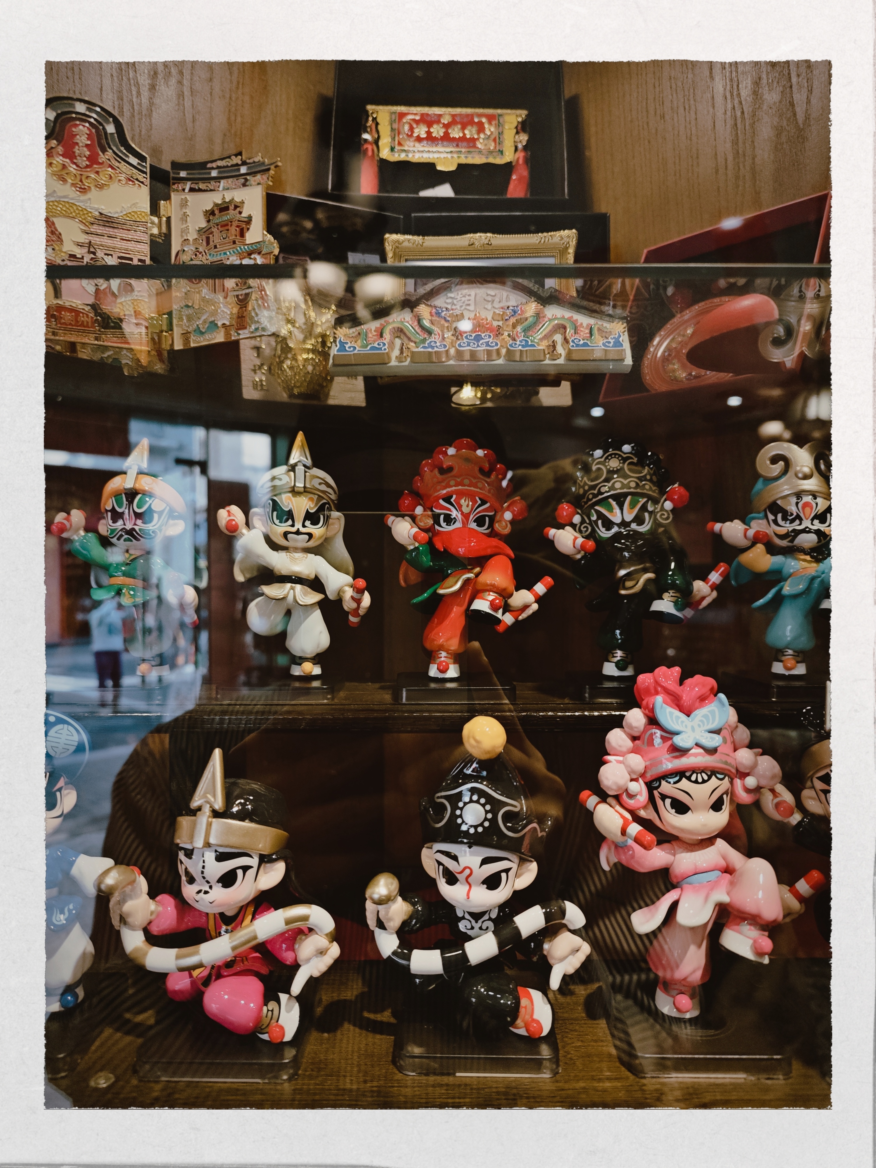 深圳定位全屋智能先锋城市我觉得家里有个扫地机器人就够了至于其他的什么到家点亮开空