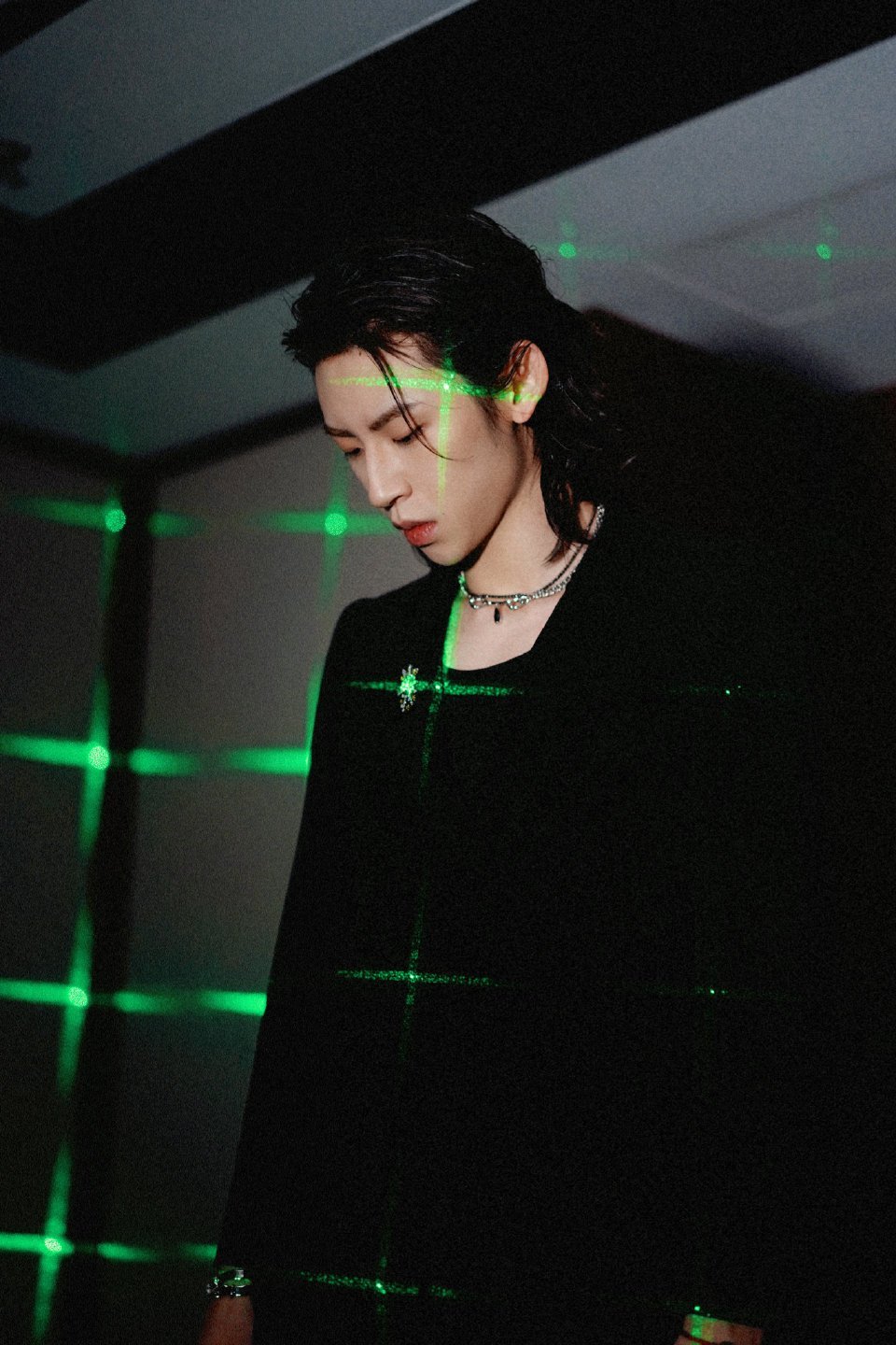 小鬼直播 小鬼直播信息量超大！新巡演完全不一样的规模，新歌好听到起飞。等不及大专