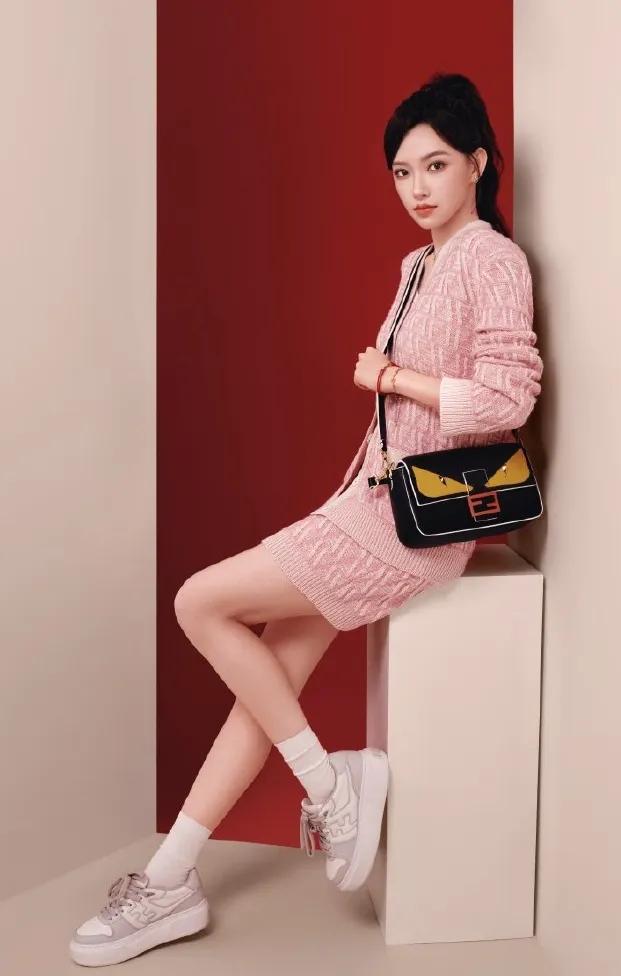 @程潇 Fendi2025春节限定[给力][比心]