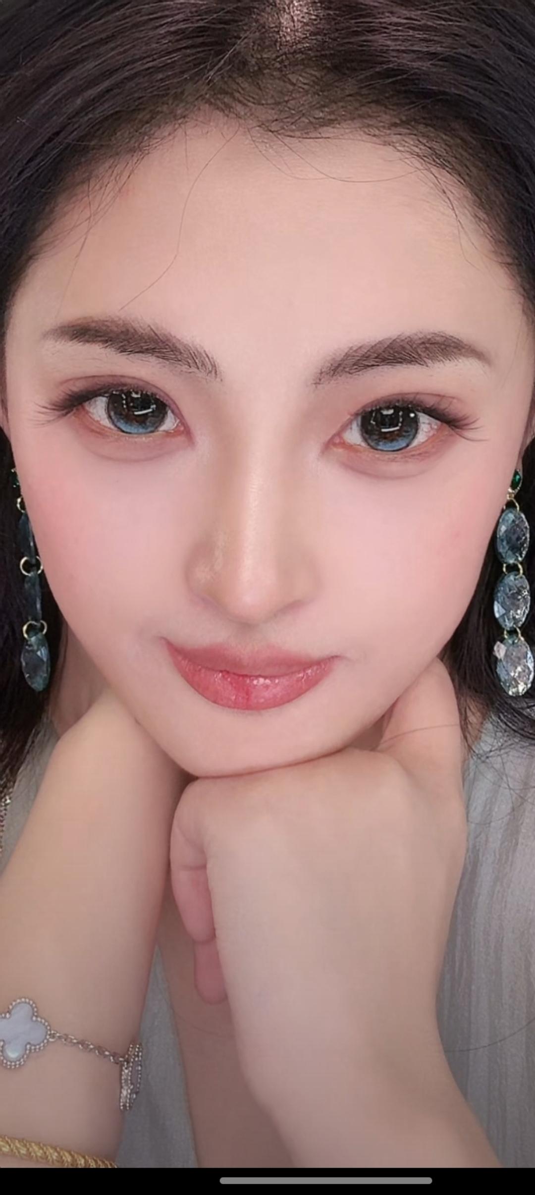 这位小姐姐好温柔，笑容好甜！
