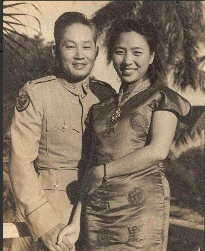 1951年，孙立人脱了衣服上床睡觉，习惯性地搂住老婆，却发现不对劲，他一怔，随即