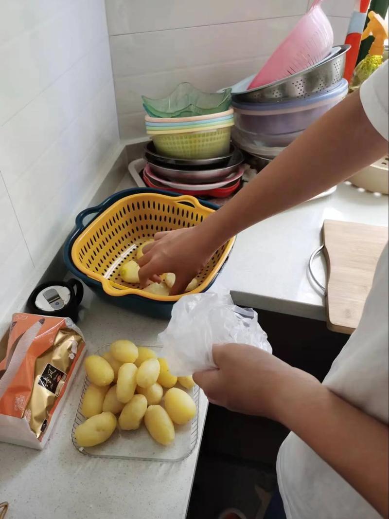 “这才是应该评选感动中国的人物！”湖南icon，52岁男子临终前，将16岁的智力