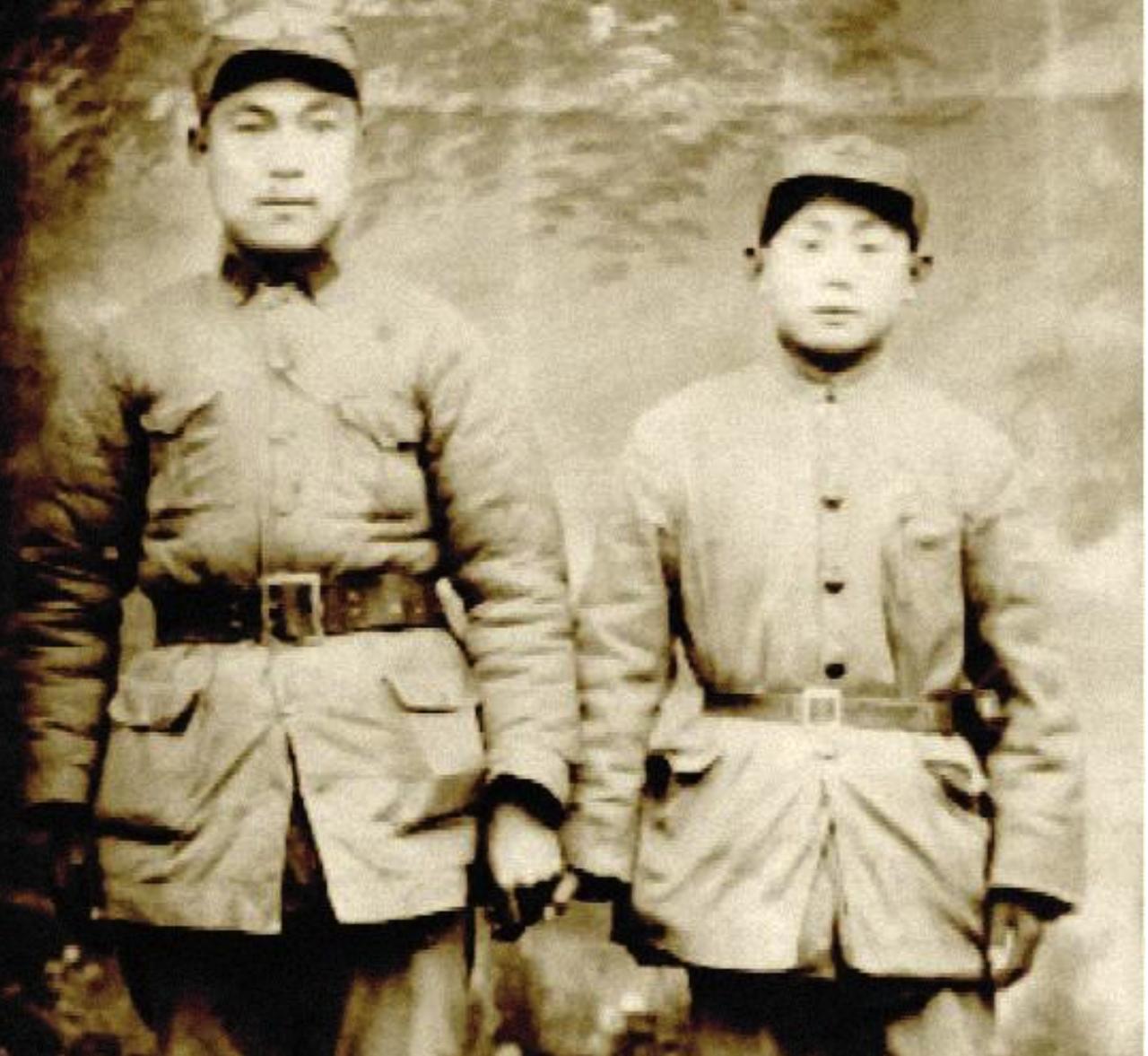 1945年，新四军打了一个胜仗，有几名日军准备负隅顽抗，旅长刘飞看向一人，说：“
