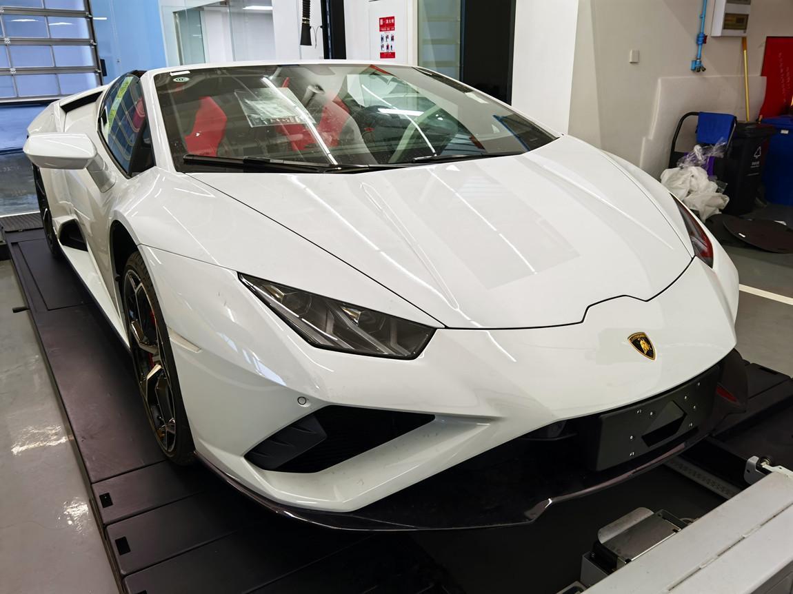 兰博基尼 Huracan Evo RWD Spyder 白外/黑红 