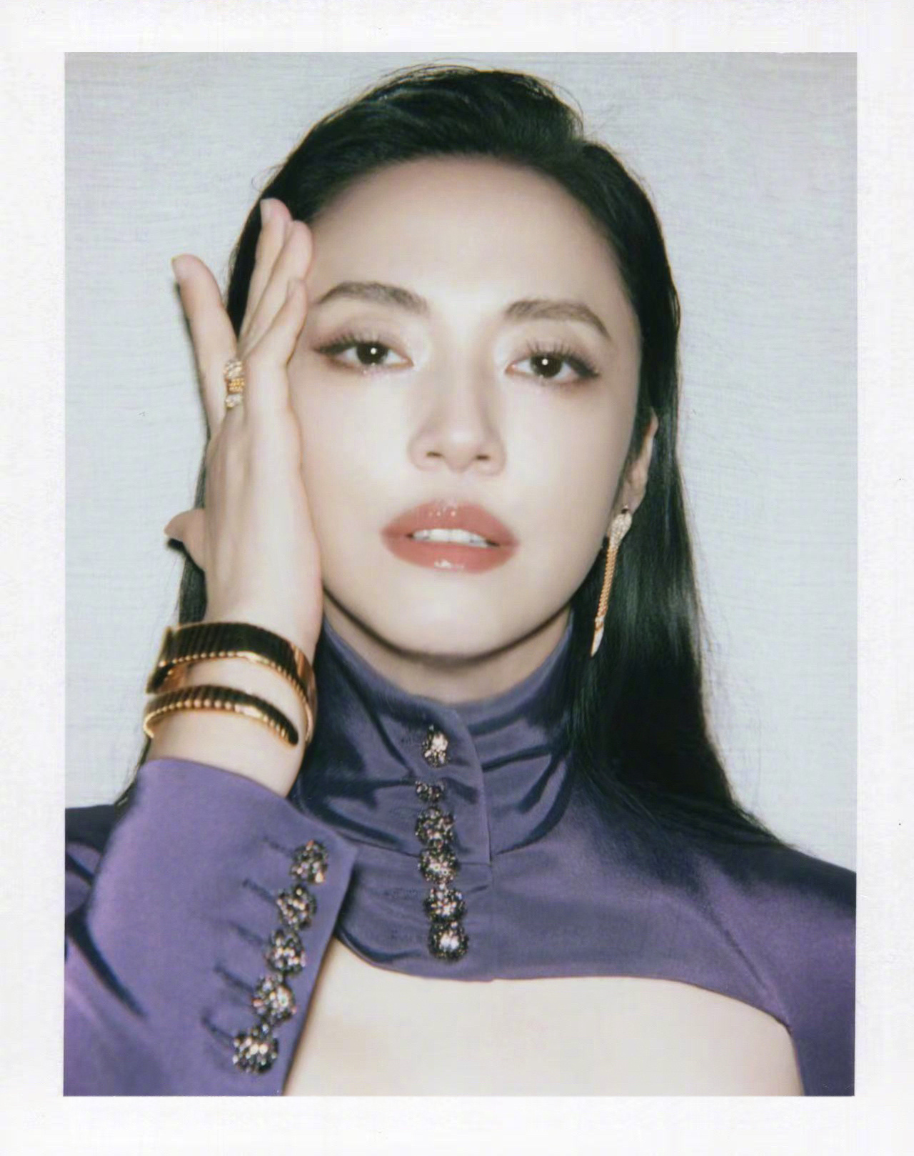 姚晨撕拉片玩上抽象了 撕拉片这个赛道里抽象的神来报道了，命令所有人都来看的撕拉片