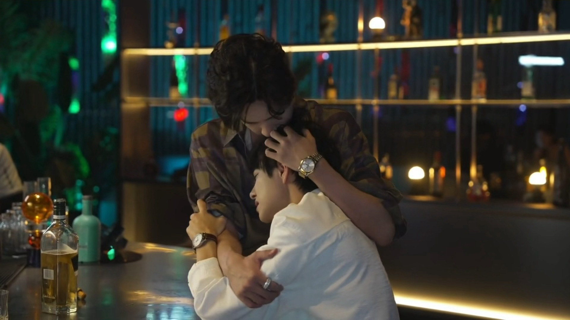 展丞  “如果真的不开心，希望你的眼泪能够被人接住”🥺🤏🏻展轩和郭城宇都做