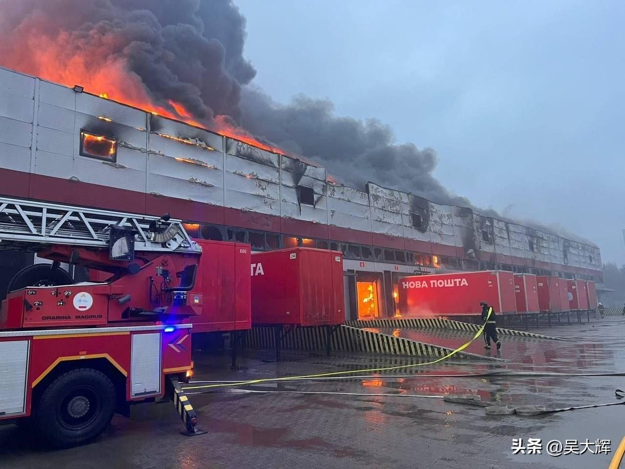 4月1日，乌克兰西部地区遭到俄军无人机的猛烈密集打击。目前尚难以确定此次高强度袭