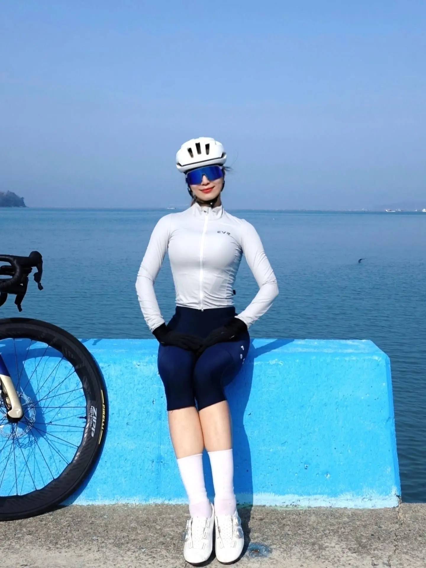 享受自由骑行 享受自由 旅行ootd 骑行 女骑