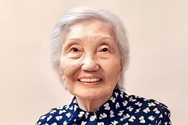 1929年，18岁的丫鬟来凤在厨房偷偷生下孩子，被老妈子发现状告给当家主母，主母