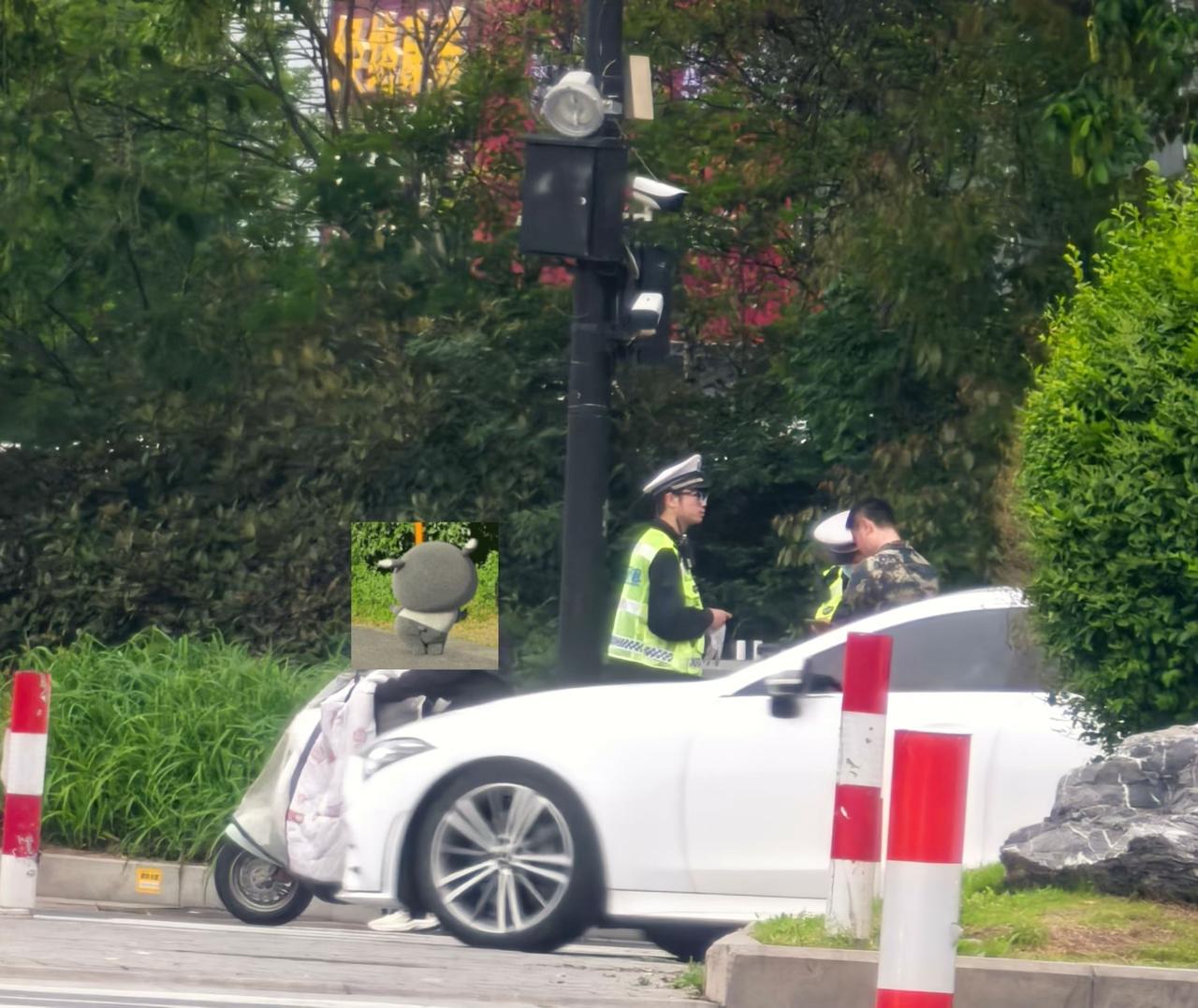 （自言自语）
他为了我，特地去考了编制，盛装出席在我面前，还带我见他的同事，有时