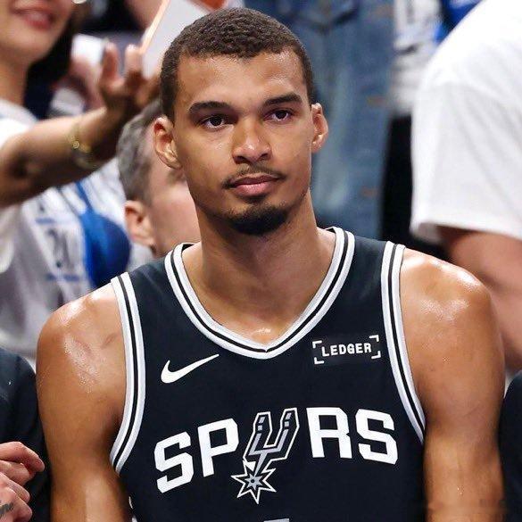 马刺1比2尼克斯马刺终结尼克斯季后赛13连胜文班和卡斯尔是 NBA 历史上得分2
