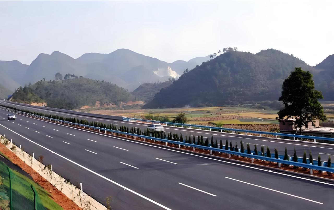 【石柱至重庆高速公路涪陵北环段涉铁工程】正在抓紧开展工作，建设工期48个月。项目