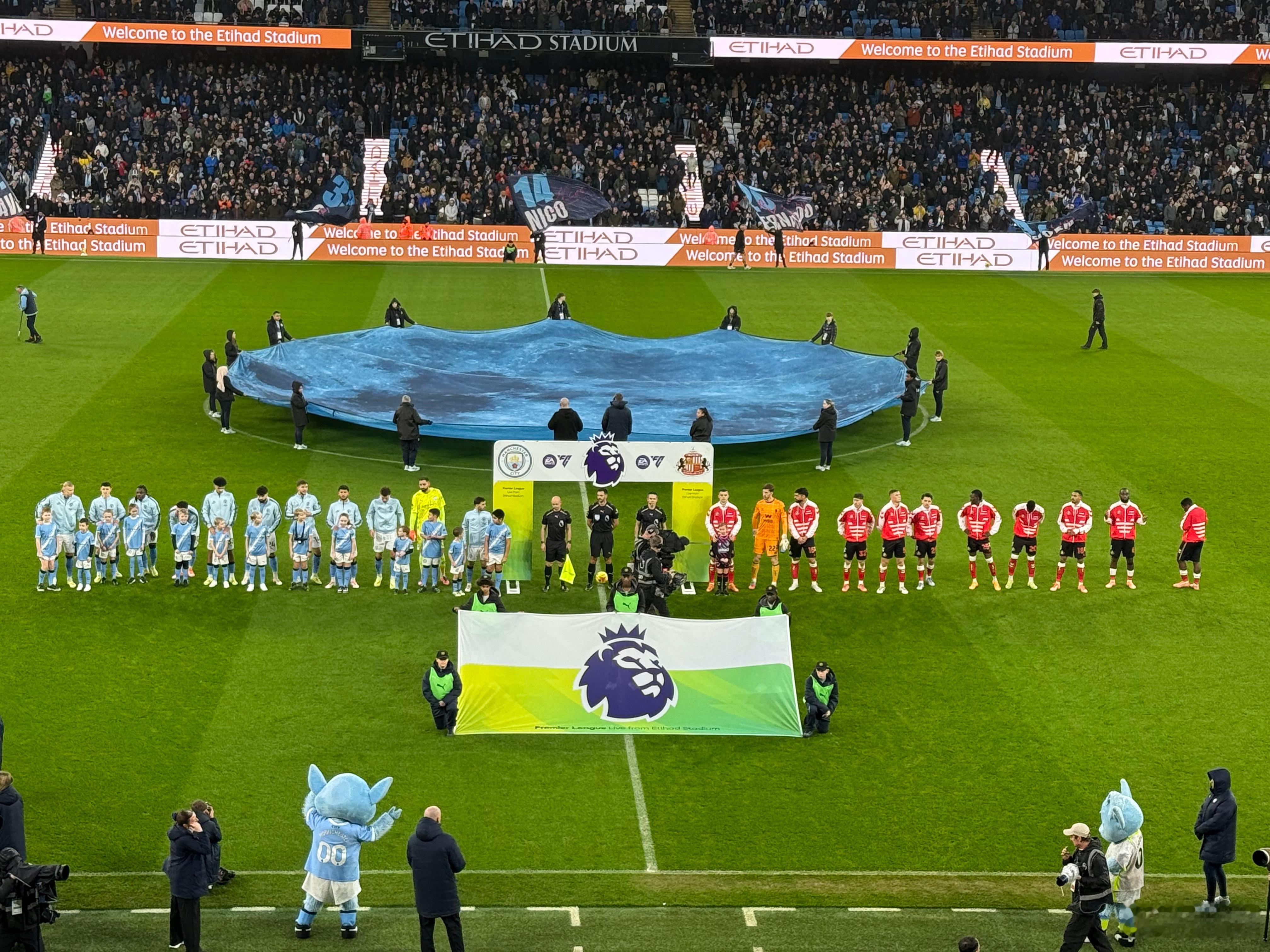 深圳新鹏城 刚刚转正的深圳新鹏城主教练陈涛于12月5日出发前往英国曼彻斯特，在深