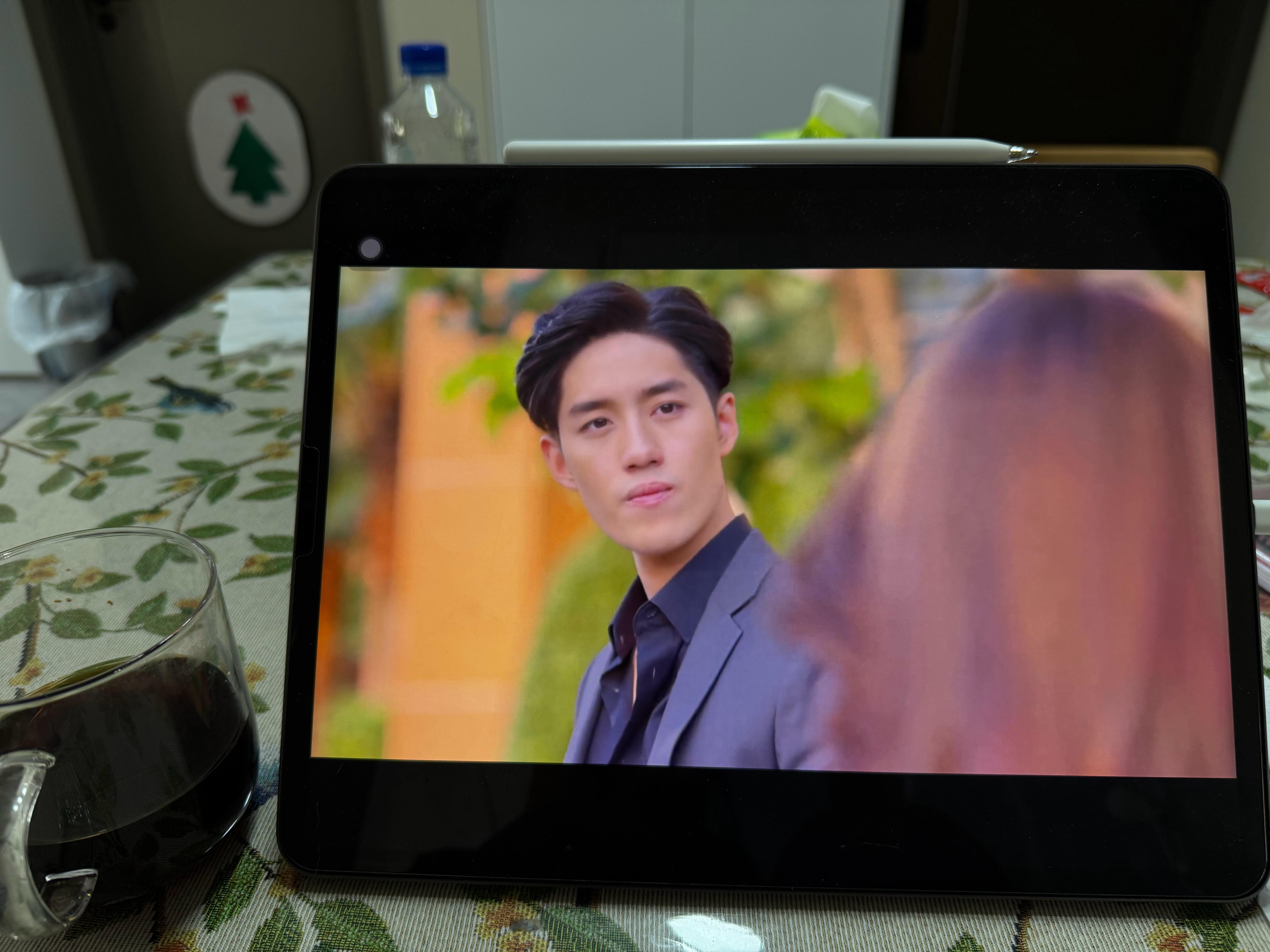 为什么泰剧的配乐这么的乱，好像随机播放的一样[允悲]看得我真的烦躁死 
