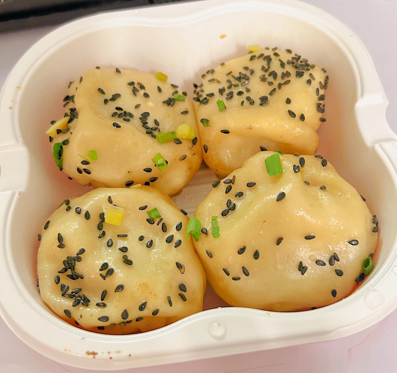 #冬日美食大赏#
好吃的东西，再喜欢也不能天天吃，吃了几天吃伤了，累觉不爱[泣不