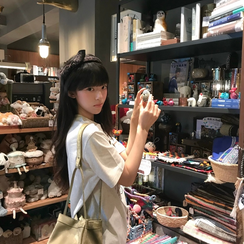 於你而言我是一顆星嗎.📩💌高级感头像｜女生头像极简女头｜冷门小众｜高清头像 