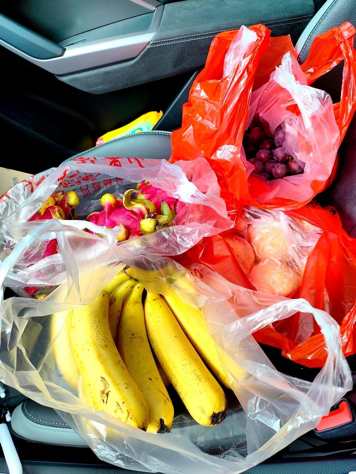 看着弟媳刚发的朋友圈，那个胖小子，八斤九两，真敦实。可我心里，却一阵阵地疼。
当