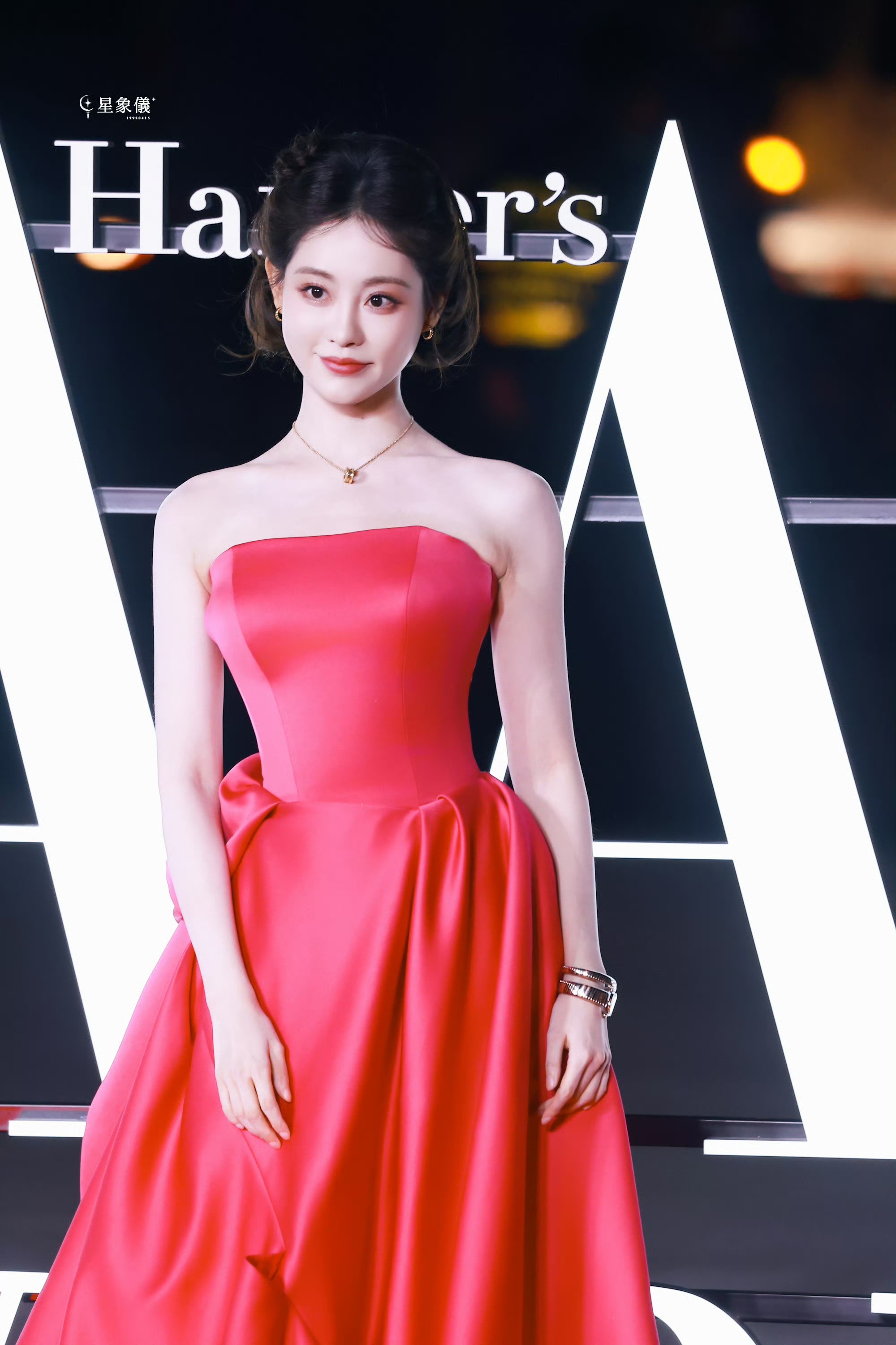 芭莎活动红毯造型内娱权威下车名场面 内娱的颜值与气场盛宴！芭莎大赏的下车瞬间太吸