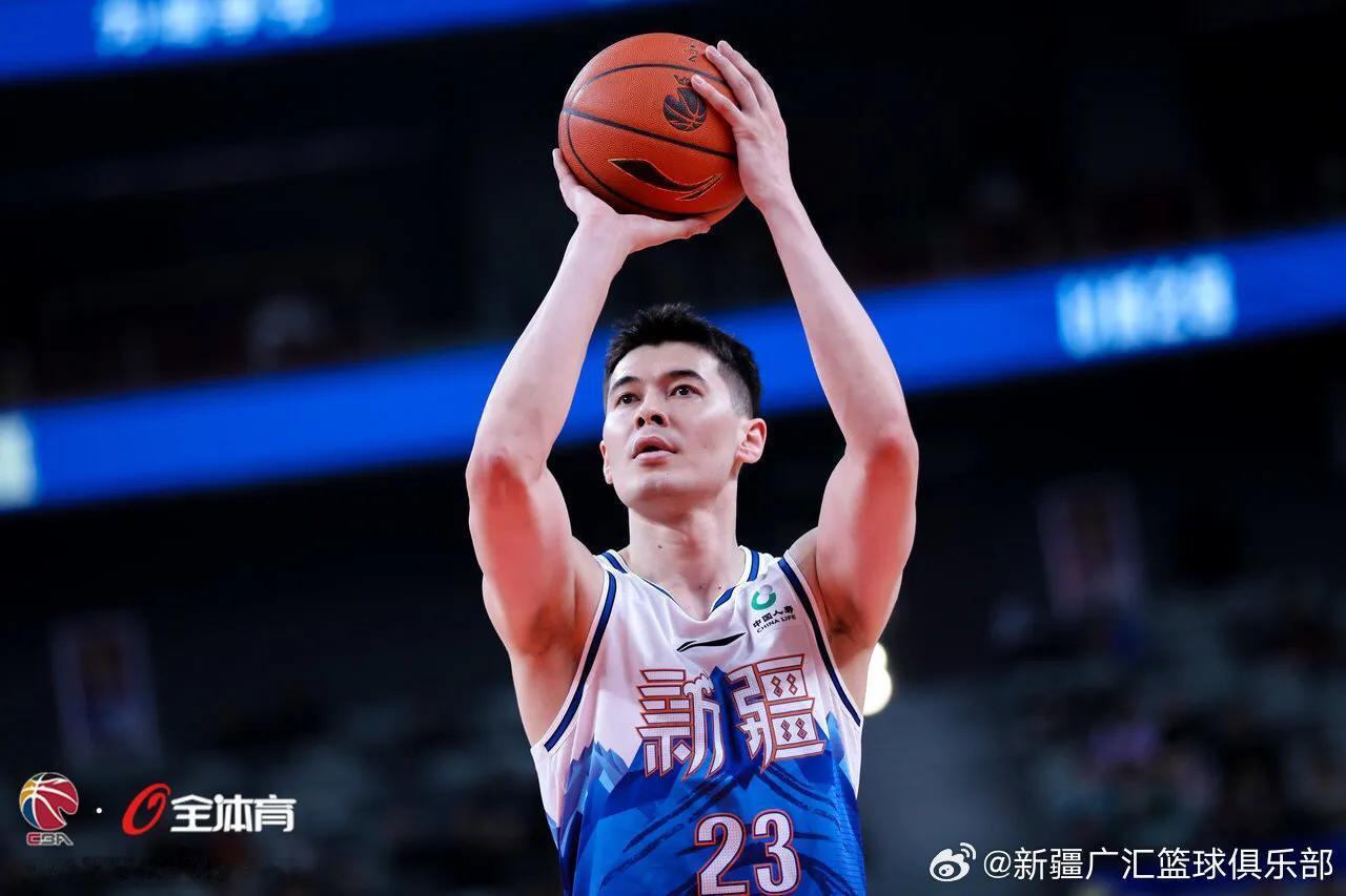新疆男篮战胜浙江稠州男篮，这两点是球队获胜的关键

1、李炎哲完美融入
全场比赛