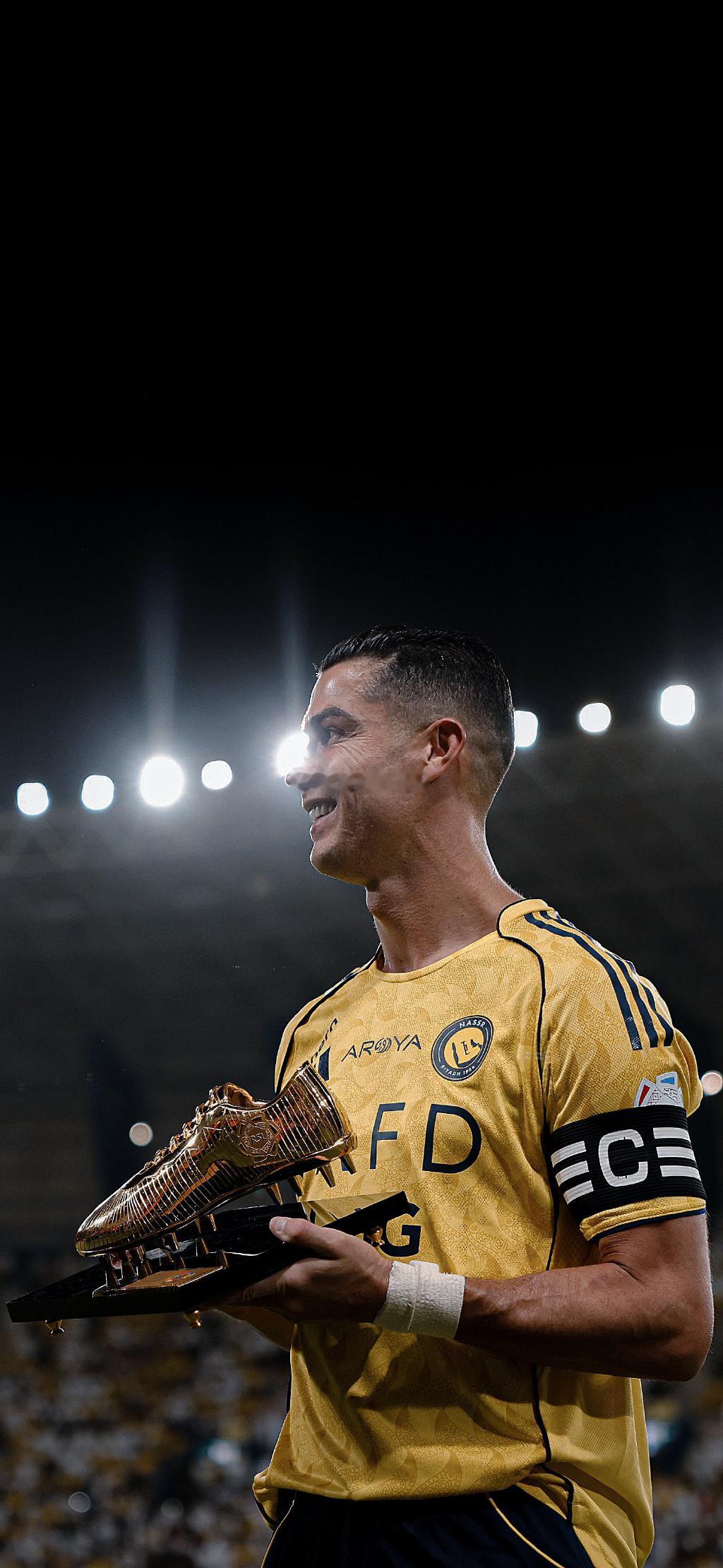 队友说C罗世界杯核心地位不动摇 “他正为世界杯做身体准备，力求最佳状态。”队友冯