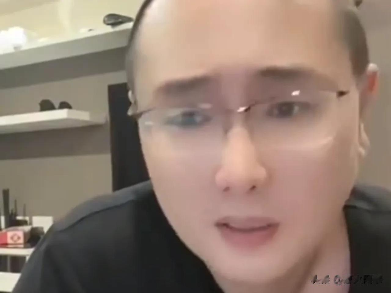 kk小神坦言辛巴不懂操控舆论，为人处事令人费解：二驴方丈对辛巴很重要，为啥要砍掉