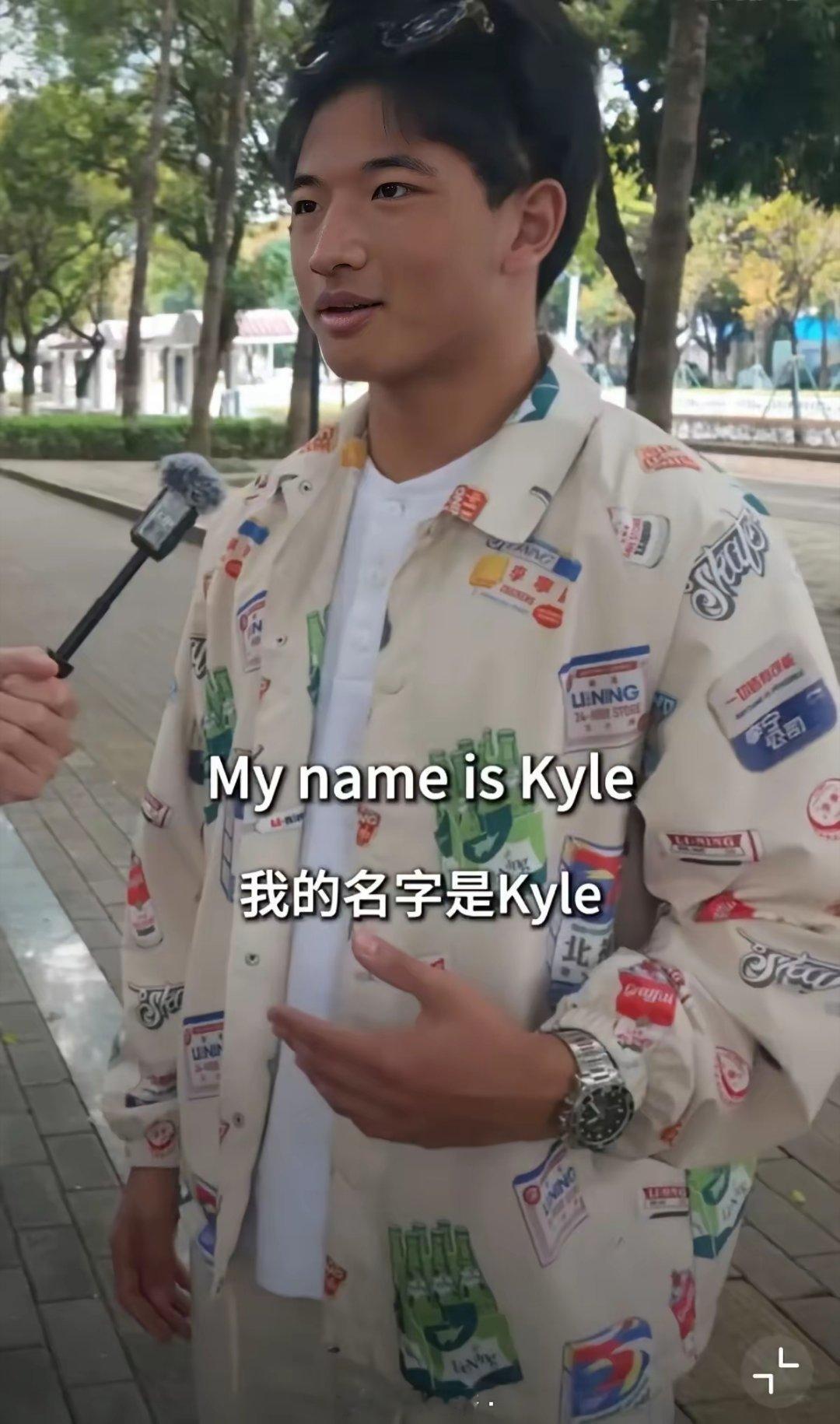 也不知道是谁歧视谁？17岁中印混血男子，起了个英文名字，父亲是印度人，母亲是中国