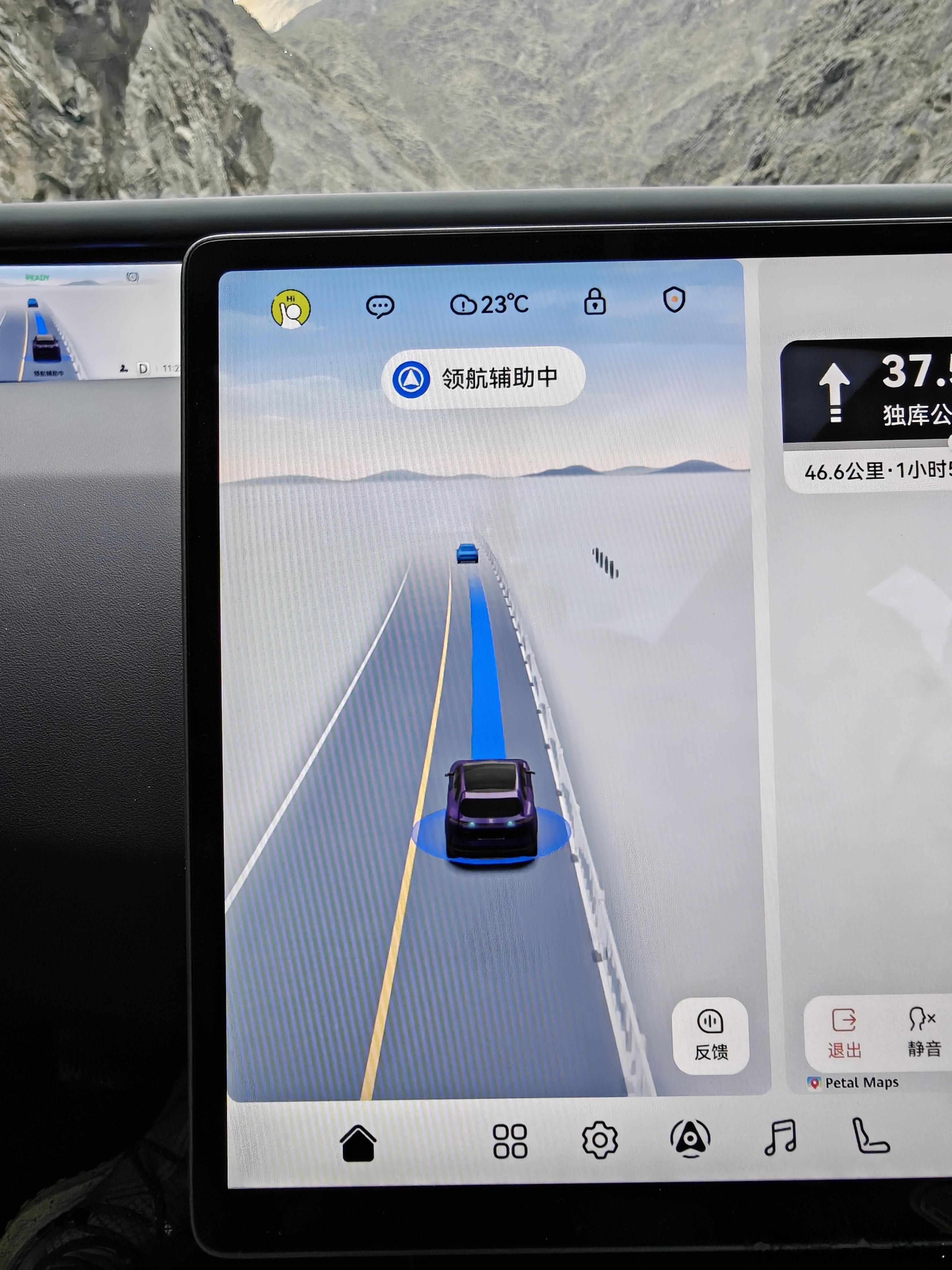 赶在独库公路封路前来看看两个小时内温度从25度到0度再到25度真正的十里不同天!