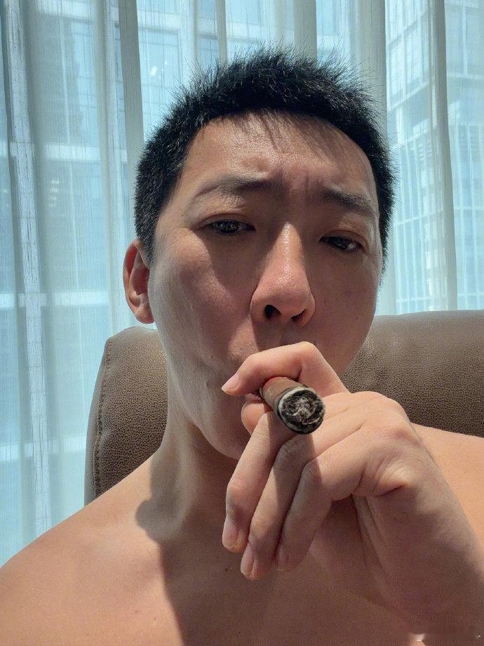 留几手说给前妻还债留几手提到，手上的一笔钱本来是为前妻还债准备的，现在却在考虑投