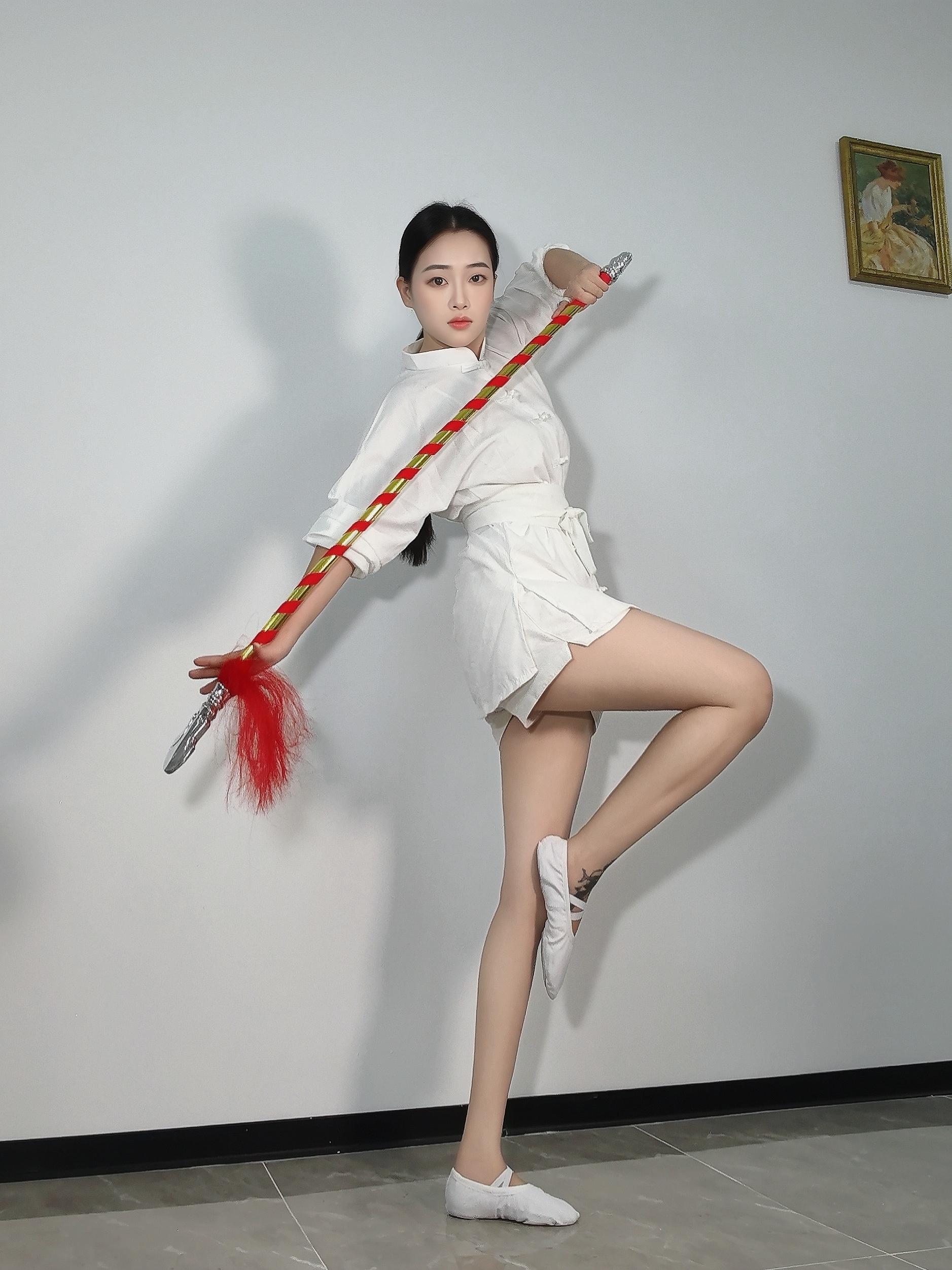 长枪拍照动作参考。