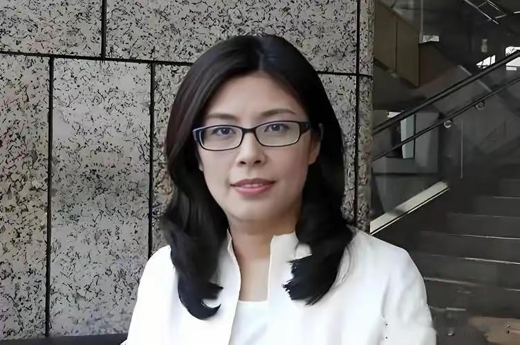 满档的行程凸显国民党主席郑丽文的地位尴尬！国民党主席郑丽文周六的行程满满当当，上