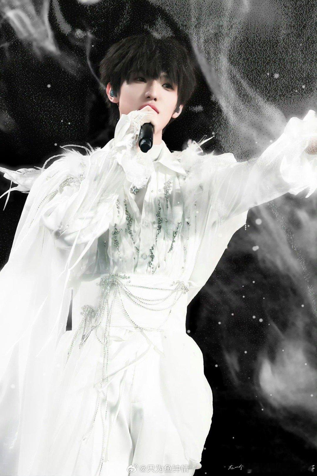 张泽禹清唱十二月的奇迹张泽禹十二月期待的奇迹 在歌声里“把时间冻结”！张泽禹清唱