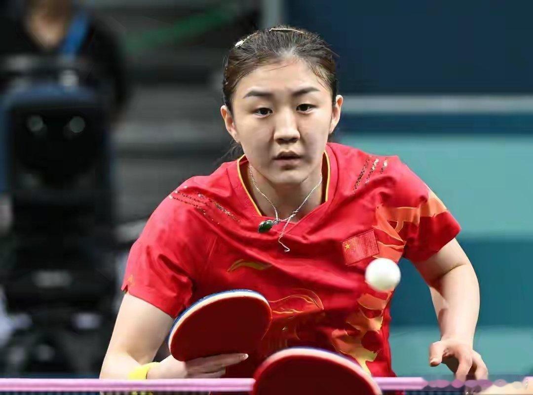 陈梦4-0战胜何卓佳，挺进女单八强，四局比分为：11-9、11-8、12-10、