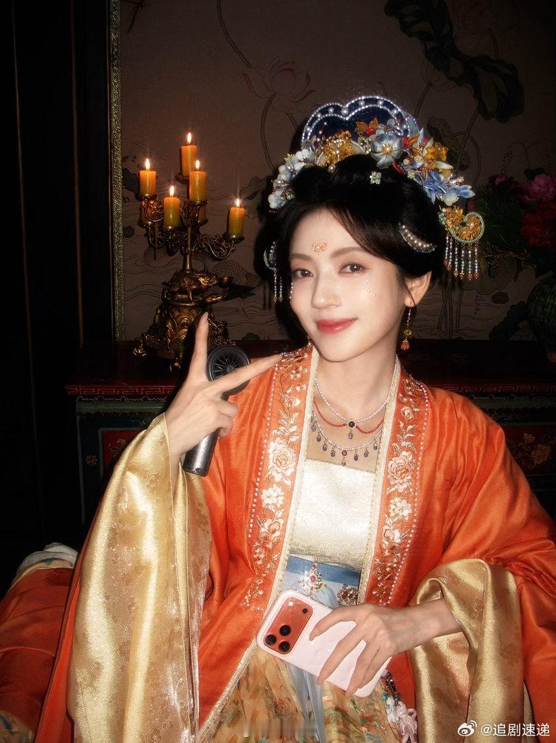何瑞贤恰逢春妆造何瑞贤现代装vs古装何瑞贤《恰逢春》古装妆造太惊艳！现代装是利落