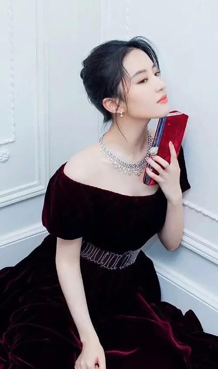 刘亦菲清纯照神仙姐姐刘亦菲太漂亮了啊[玫瑰][玫瑰][玫瑰]
