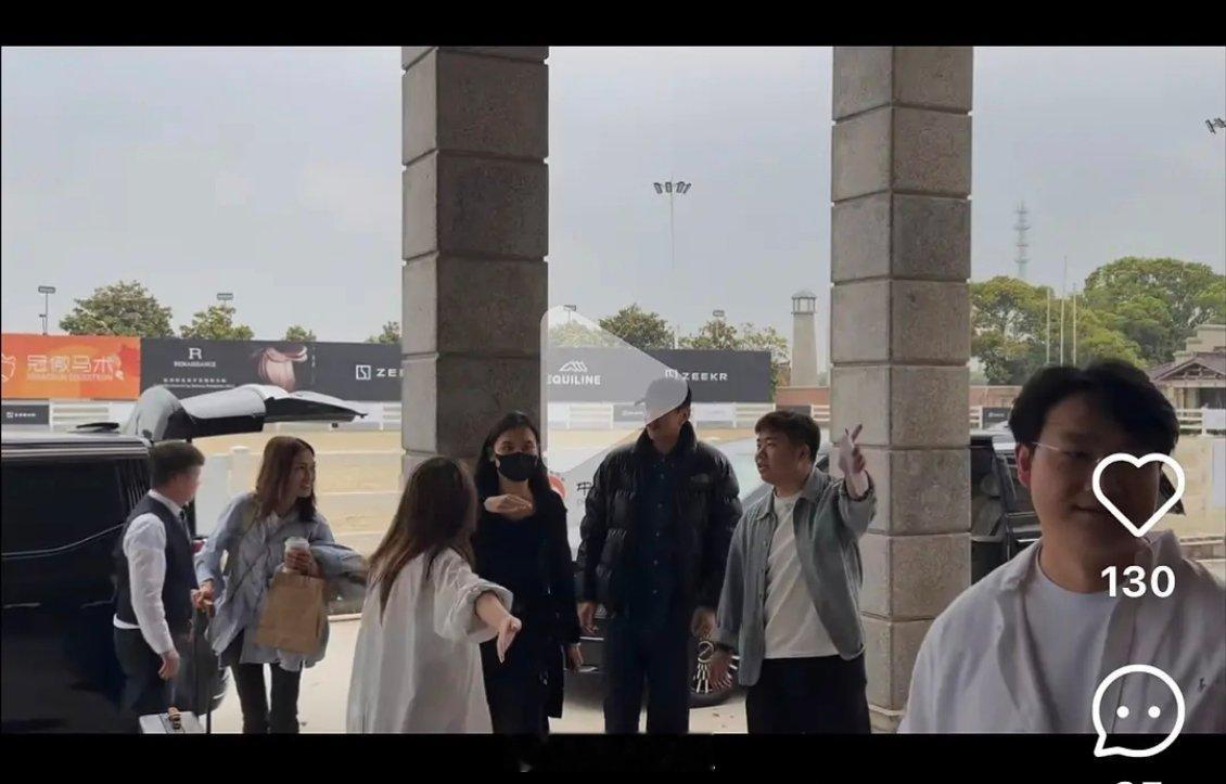 何润东好像真去拍车代广告了🍠有人发偶遇视频 