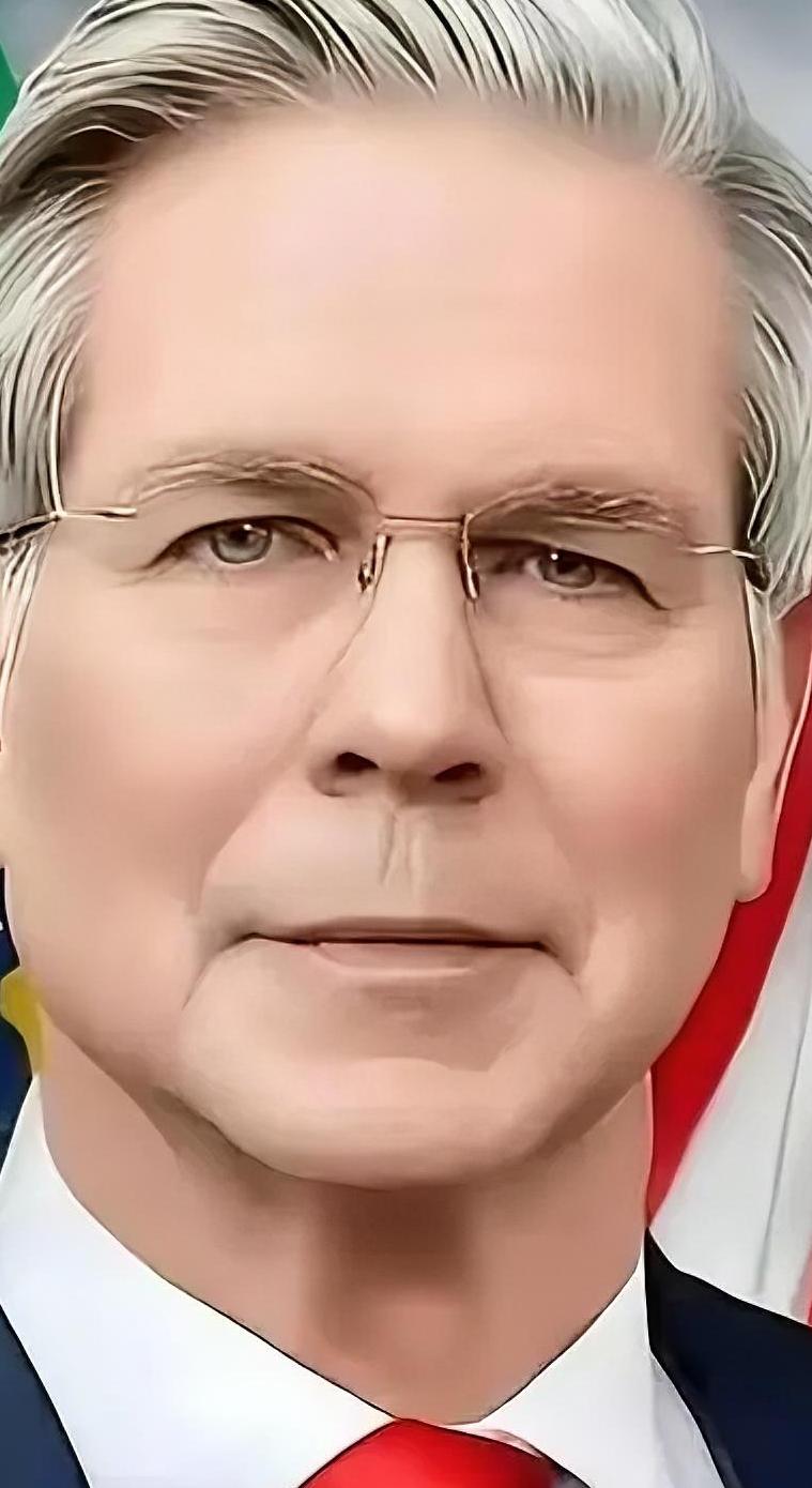 美国财政部长最近可算说了句大实话！咱们熊猫手里真正的硬牌，其实不是稀土，而是能直