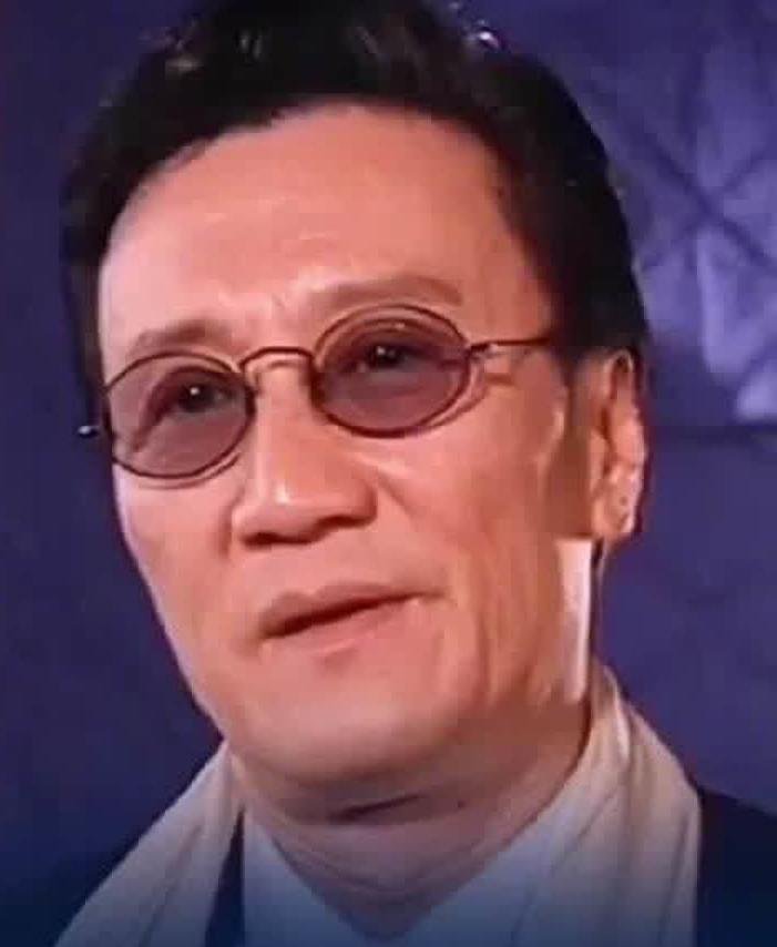 谢贤，原名谢家钰，1936年8月9日出生于中国香港，祖籍广东番禺，中国香港资深影