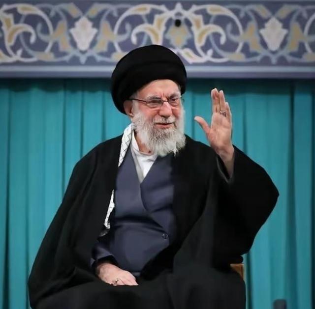 伊朗能打到现在，最该感谢的不只中、俄！而是那个已经死去的哈梅内伊！说穿了，四十年