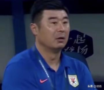 中超联赛首轮，升班马辽宁铁人队言出必行，踢得有模有样。
泰山队采用三四三全攻全守