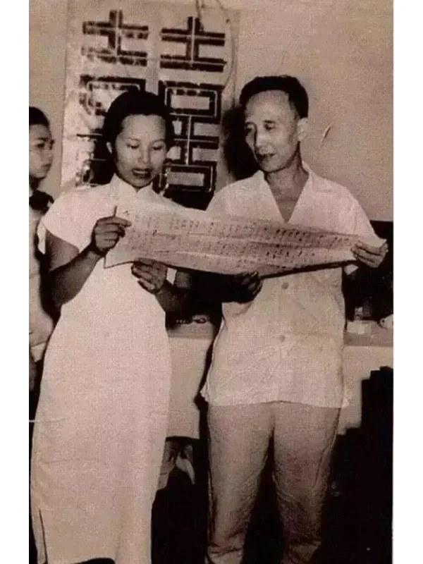 郭沫若的妻子去世不到一年，他就娶了妻妹。 	 郭沫若有过三段婚姻。 	...