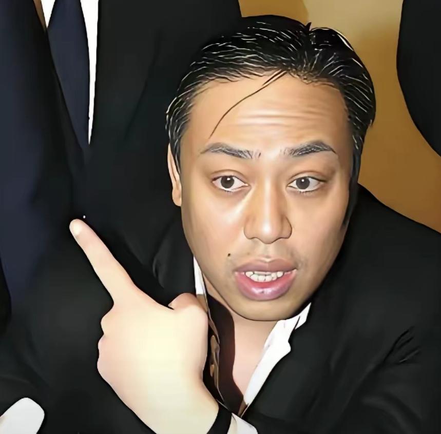 罗兆辉喝得微醺，说：“女人这东西，你给她100万，她跟你装圣女；你给她1000万