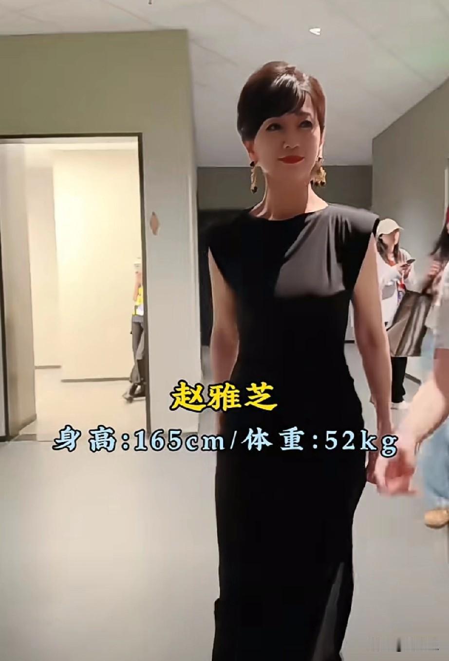 5位女神不愧是港圈神颜！
身高体重藏不住
走路姿态美到窒息
你觉得哪位更有气质