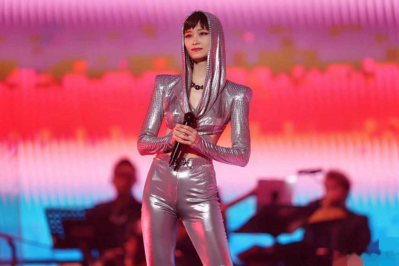 一夜之间，重庆文旅懵了！ 万万没想到，费尽心思的宣传，居然被李宇春这次演唱会来了