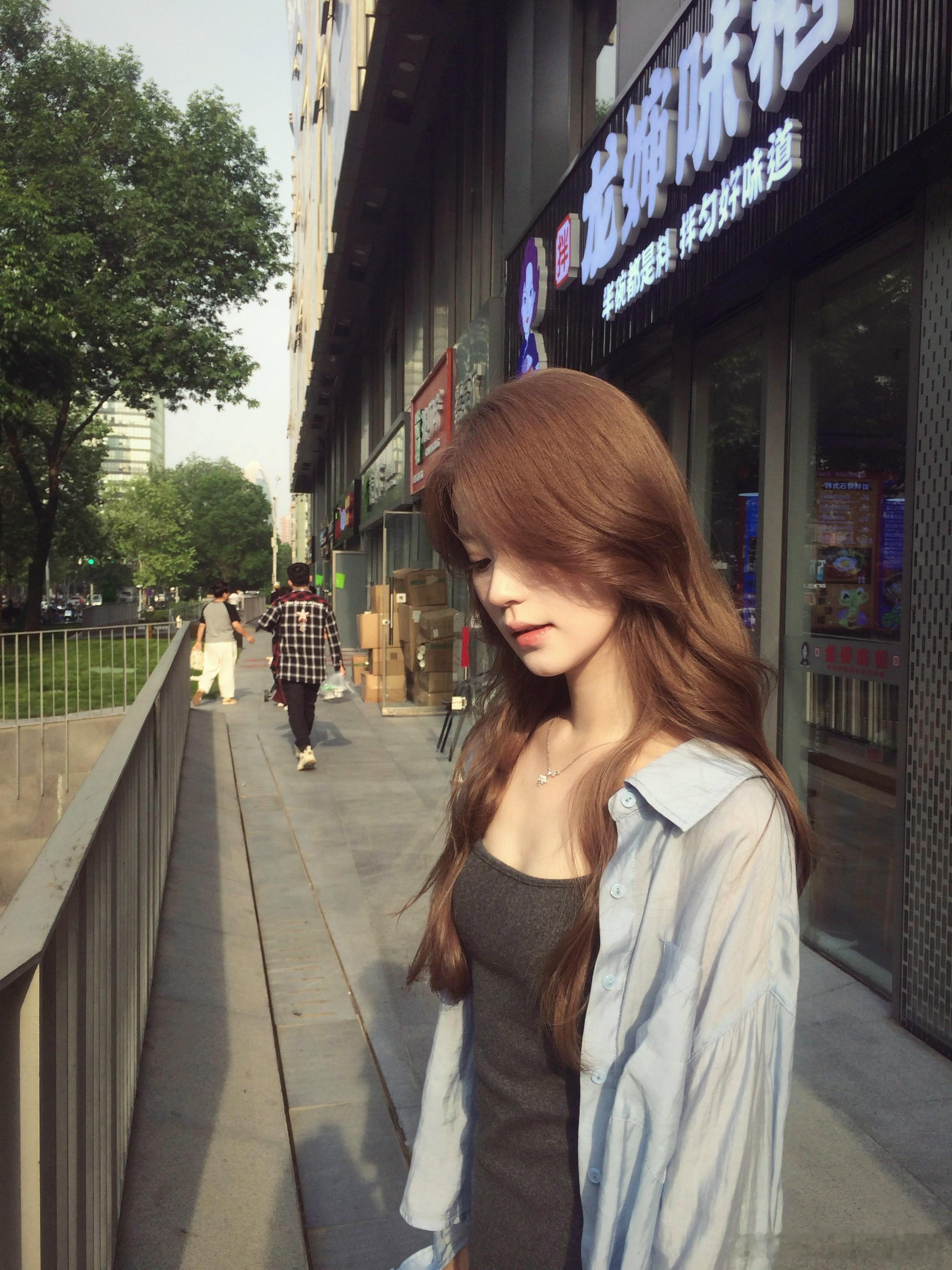 💭幻想自己是千禧年大美女（不是哈哈哈哈） ​​​